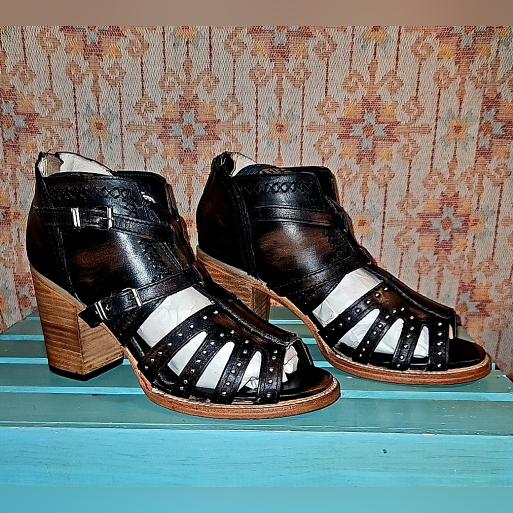 Freebird Conner size 10 strappy boho western heeled sandal
